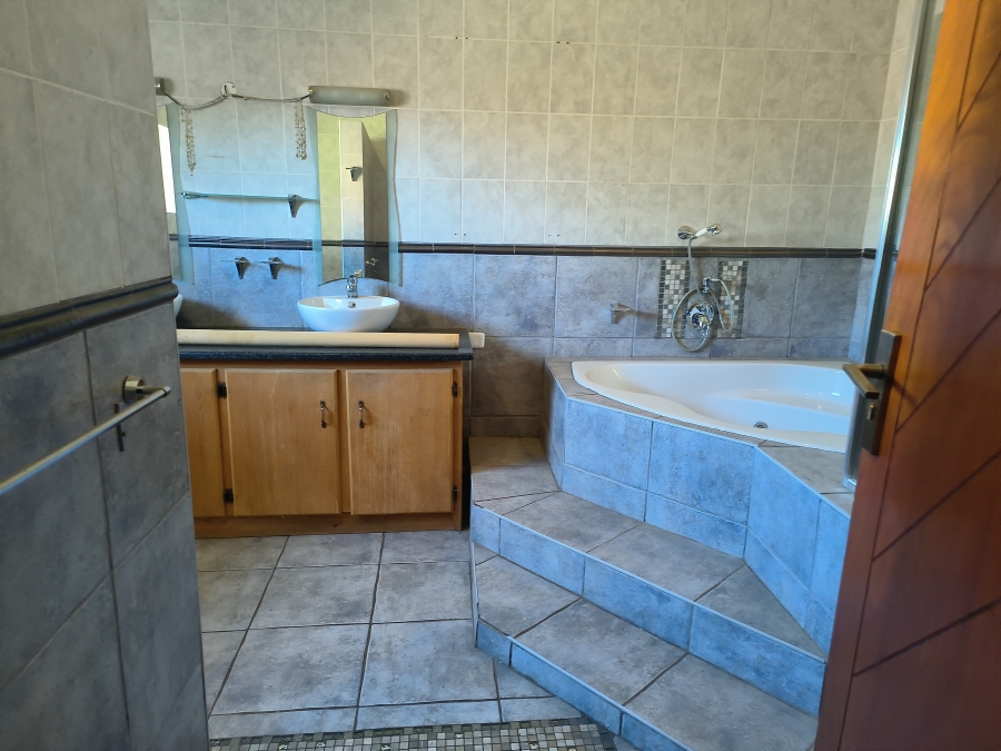 23 Bedroom Property for Sale in Kannoniers Park North West